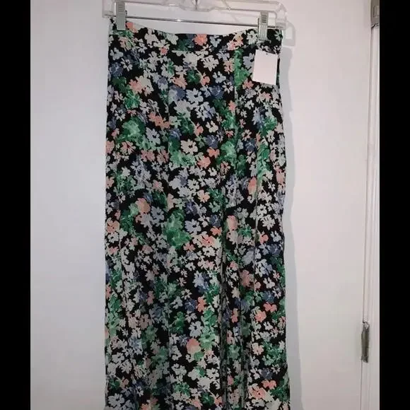 H&M Skirts Nwt Hm Black Floral Midi Skirt Size Poshmark